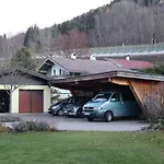 Landhaus-appartements Warraich Apartament