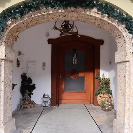 Landhaus-appartements Warraich * שלאדמינג