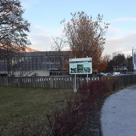 Landhaus-appartements Warraich דירה *