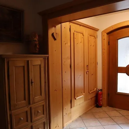 Landhaus-appartements Warraich דירה *