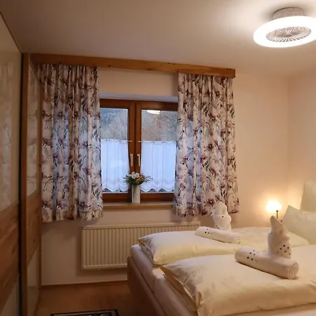 Landhaus-appartements Warraich * שלאדמינג