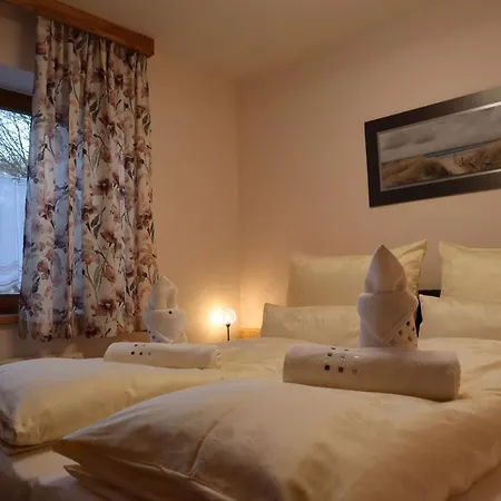 Landhaus-appartements Warraich דירה *