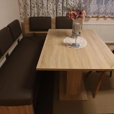 Landhaus-appartements Warraich Apartmán *