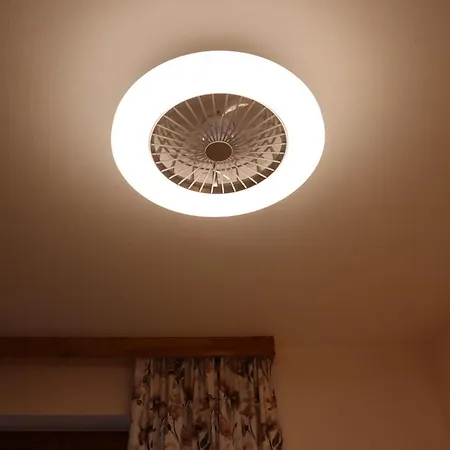 Landhaus-appartements Warraich דירה שלאדמינג