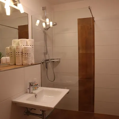 Landhaus-appartements Warraich * שלאדמינג