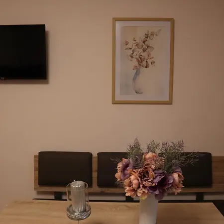 Landhaus-appartements Warraich דירה *