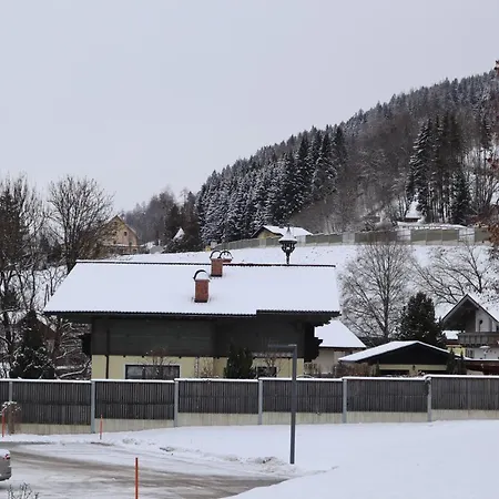 Landhaus-appartements Warraich *
