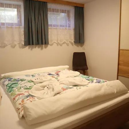 Landhaus-appartements Warraich Apartmán