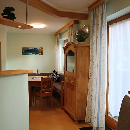Landhaus-appartements Warraich Apartmán *
