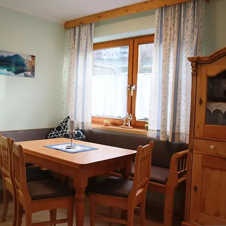 Landhaus-appartements Warraich