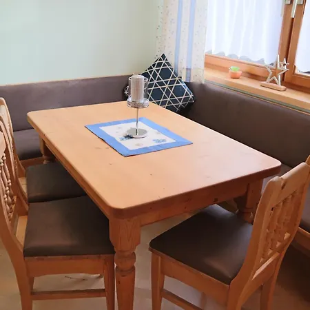 Landhaus-appartements Warraich Apartment