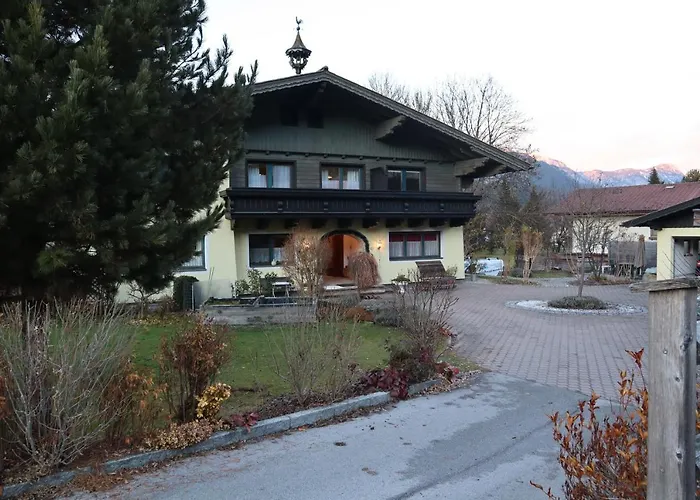 Landhaus-appartements Warraich Apartment