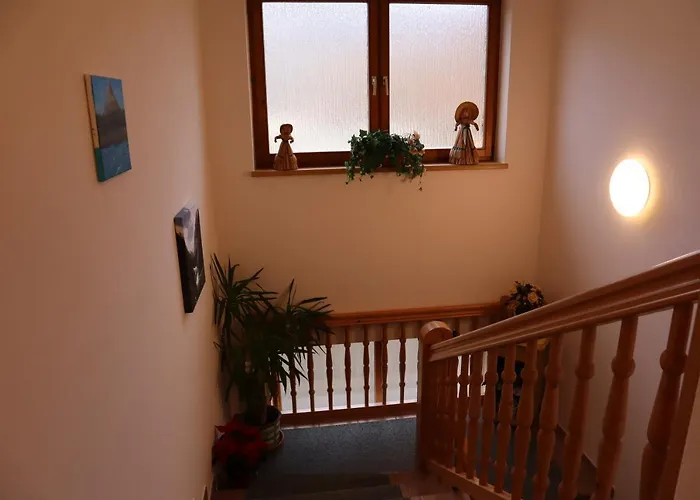 Landhaus-appartements Warraich 斯拉德明