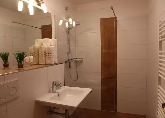 Landhaus-appartements Warraich * 斯拉德明